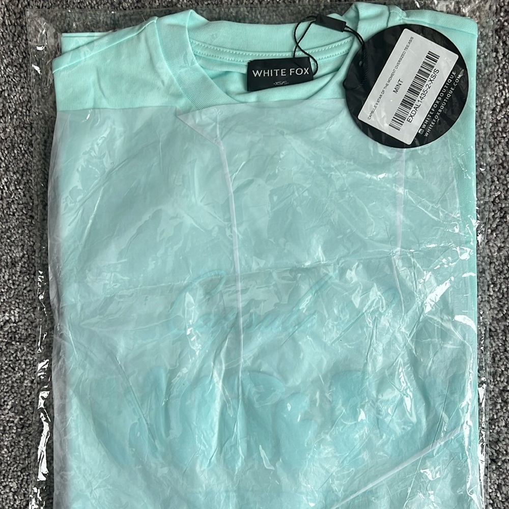 NWT White Fox Boutique Oversized tee Mint size XS/S